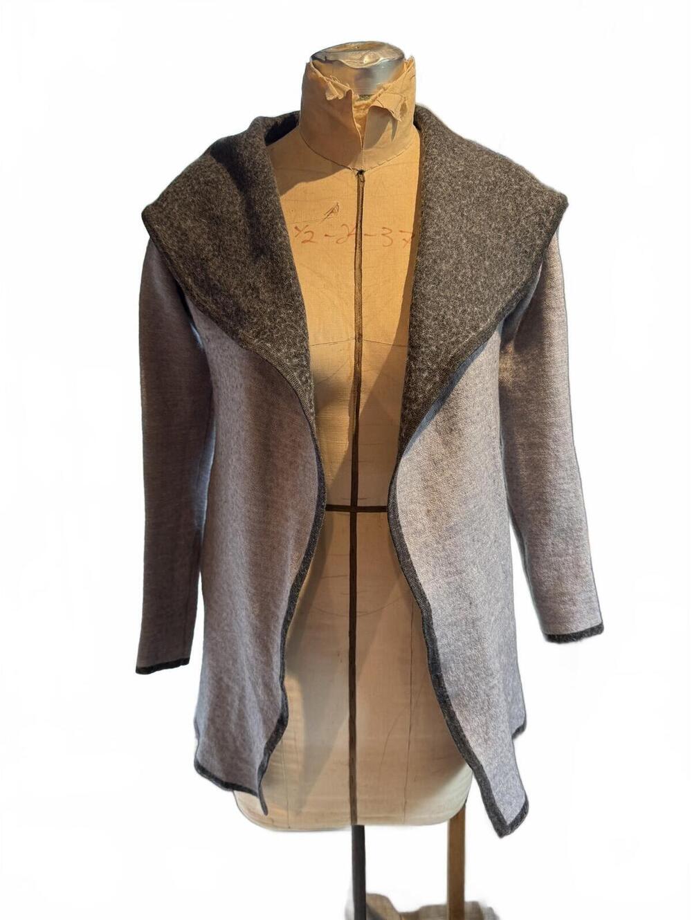 BNCI Two-Tone Gray Open Front Knit Cardigan with Large Collar